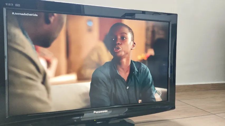 TV PANASONIC LCD VIERA 32 polegadas Modelo TC-L32C20B - Foto 4