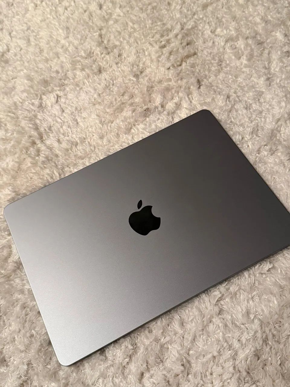 MacBook Air M2 13.6 na cor Space Gray - R$5,000 - Notebooks