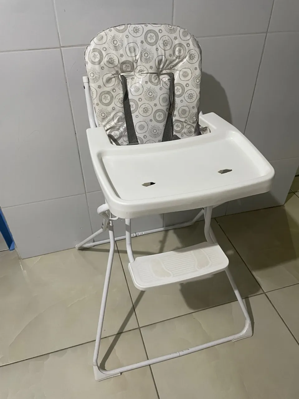 Cadeira Infantil Dobrável com Bandeja