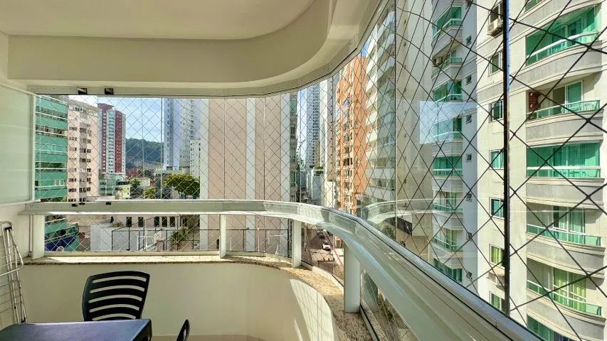 Locação Anual  - Apartamento mobiliado com 3 dormitórios e 2 vagas - Balneário Camboriú