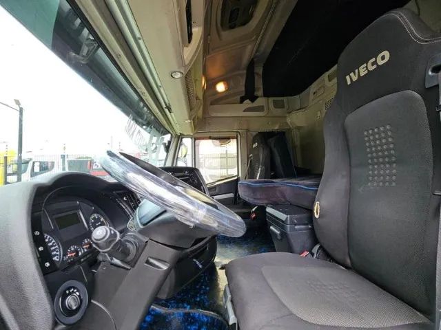 Iveco Hiway 440 6x2 Ano 2017 Teto Alto automático Suspensão Mola - Foto 9