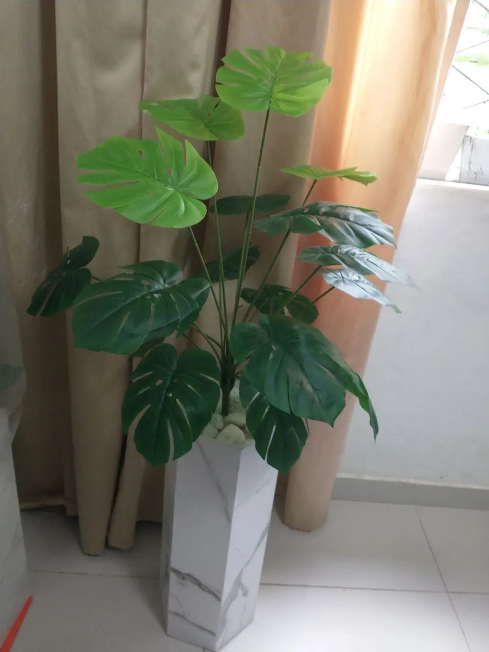 Planta Artificial Costela de Adão Decorativa - Foto 2