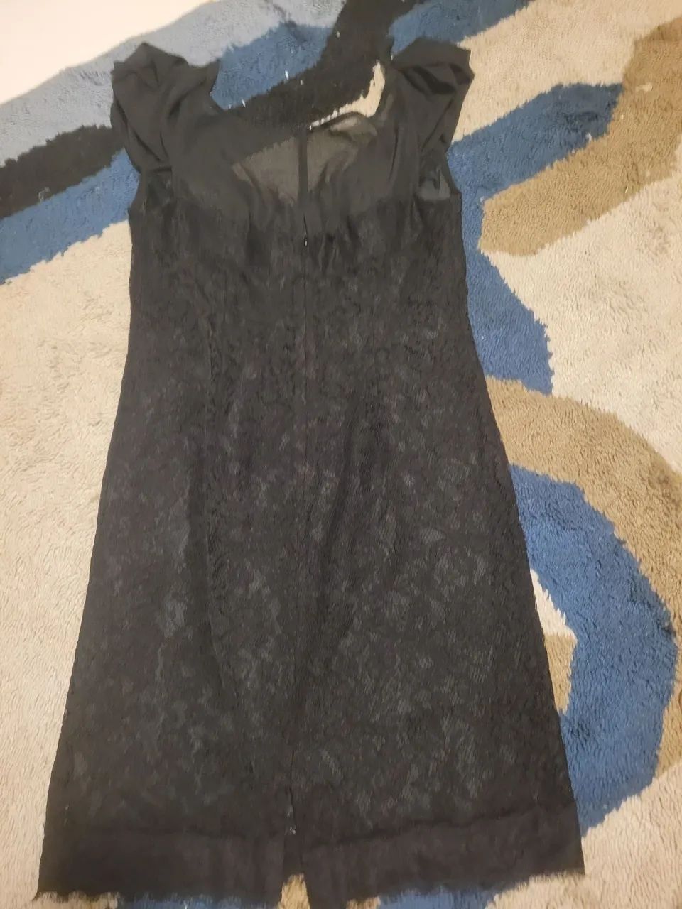 Vestido de renda preto com detalhes - Foto 2