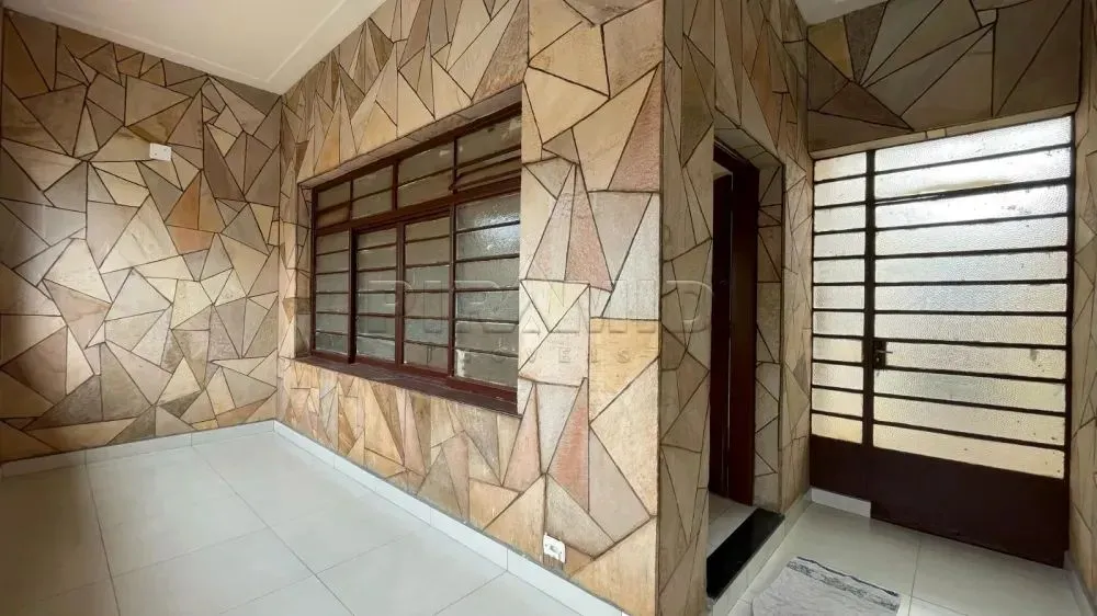 Sobrado padrão com 153.52m², bairro Vila Tibério, Zona Oeste, Ribeirão Preto/SP.