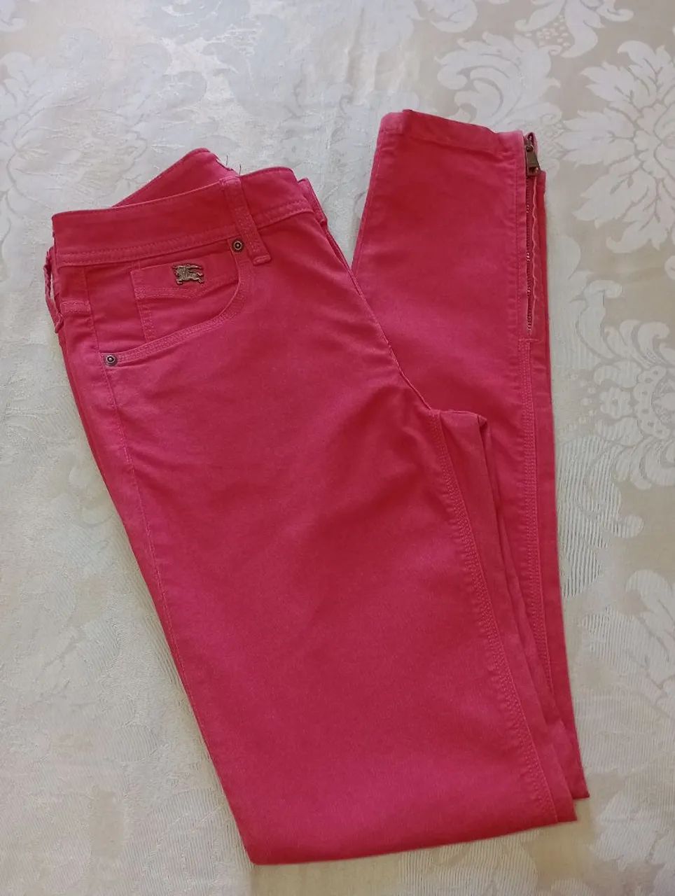 Calça Jeans vermelha Burberry