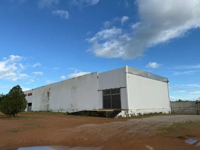 Galpão com casa na BR 364