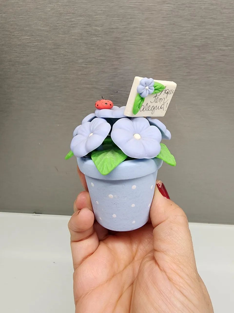 Mini vaso de cerâmica com flores cerâmica fria e mensagem