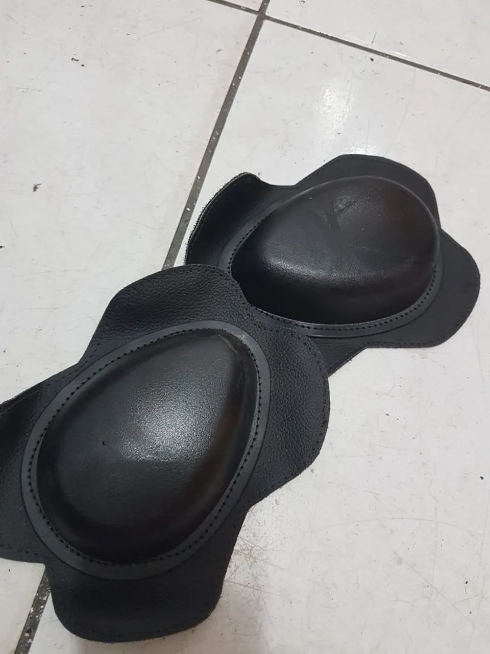 Joelheiras saboneteiras p/ macacão de couro Esportes Radicais