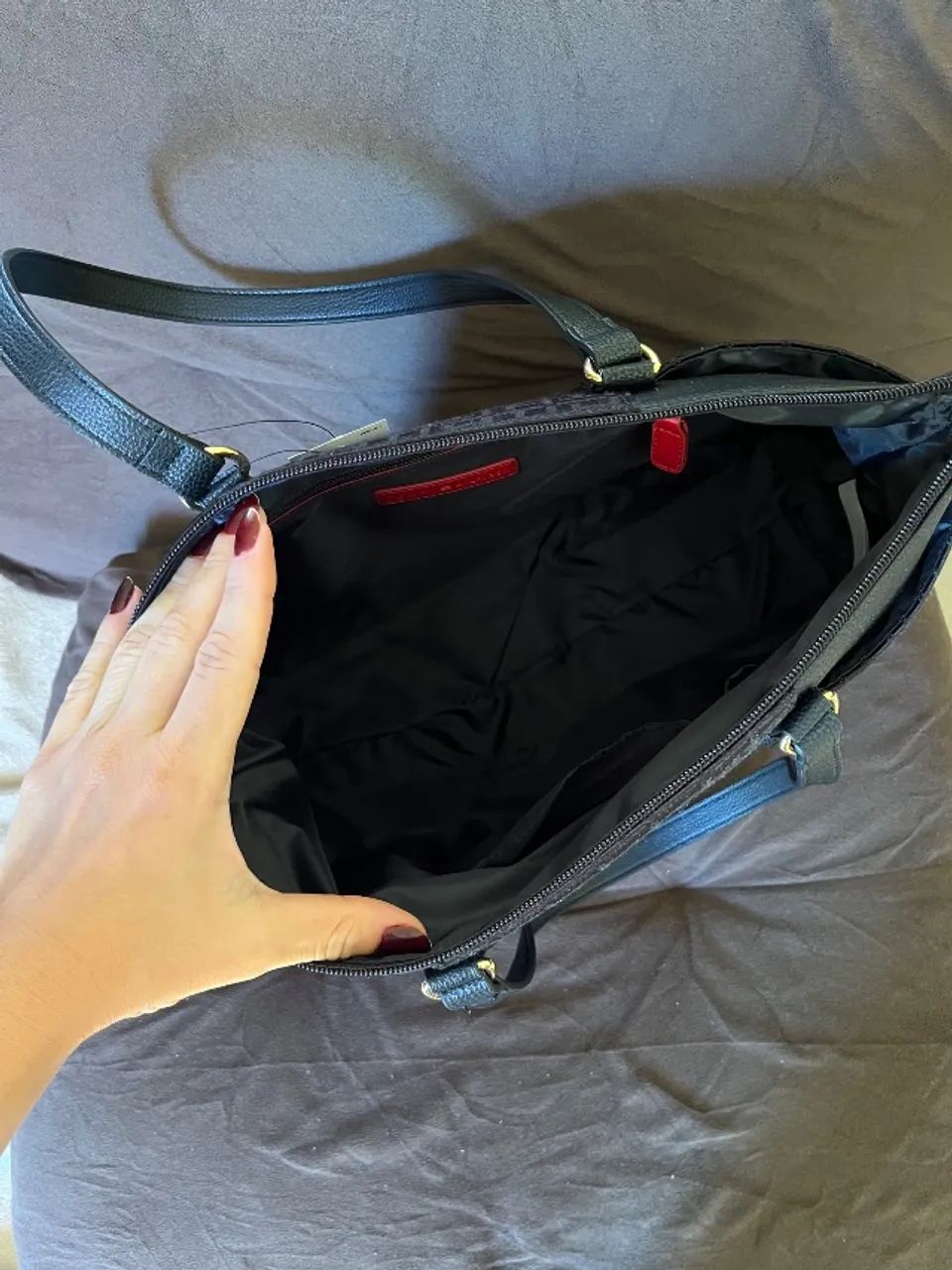 Bolsa grande preta Tommy Hilfiger