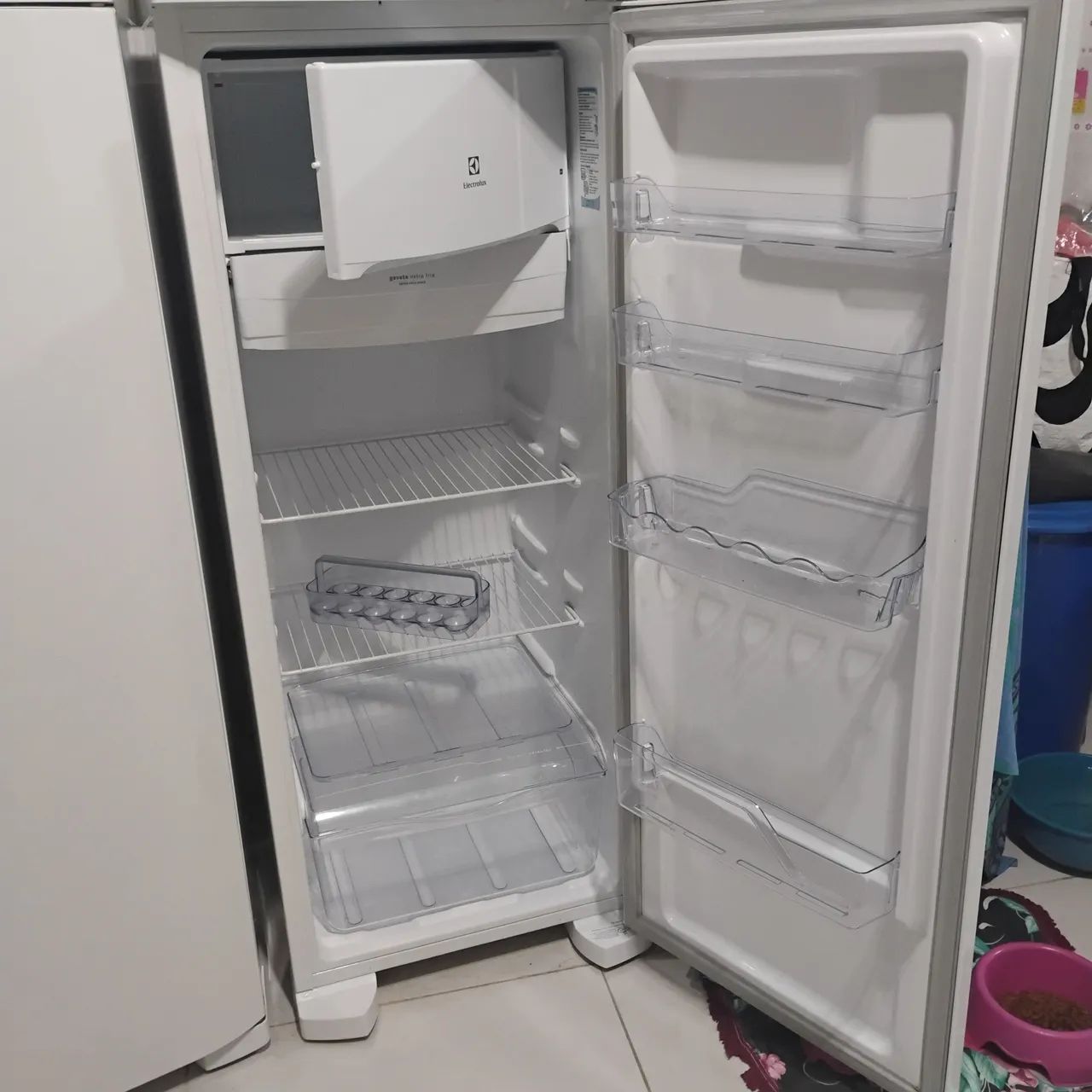 GELADEIRA ELECTROLUX RE31 (2 DUAS)