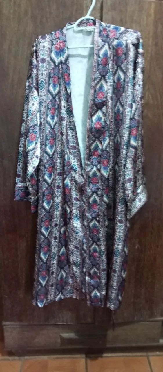 Pijama de cetim elegante e confortável - Foto 3