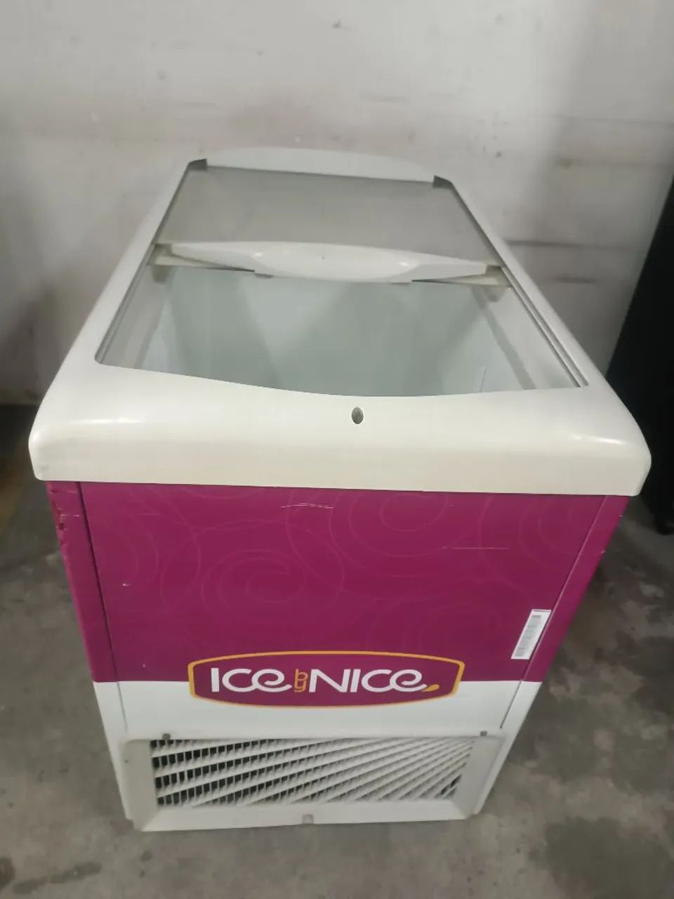 Freezer horizontal 2 portas expositora 232 litros  220 volts marca Metalfrio - Foto 6