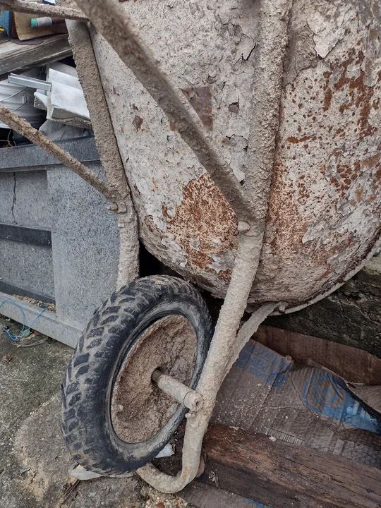 Carrinho de mão de concreto usado - Foto 2