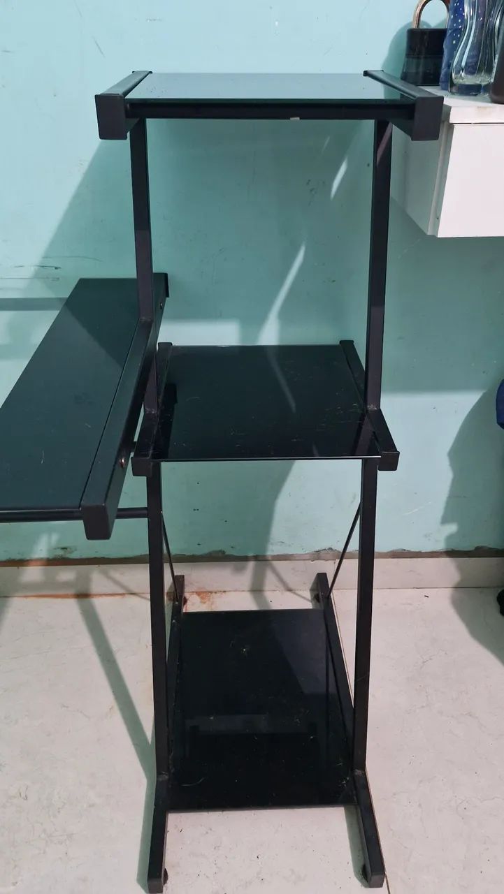 Mesa para computador em otimo estado  - Foto 2