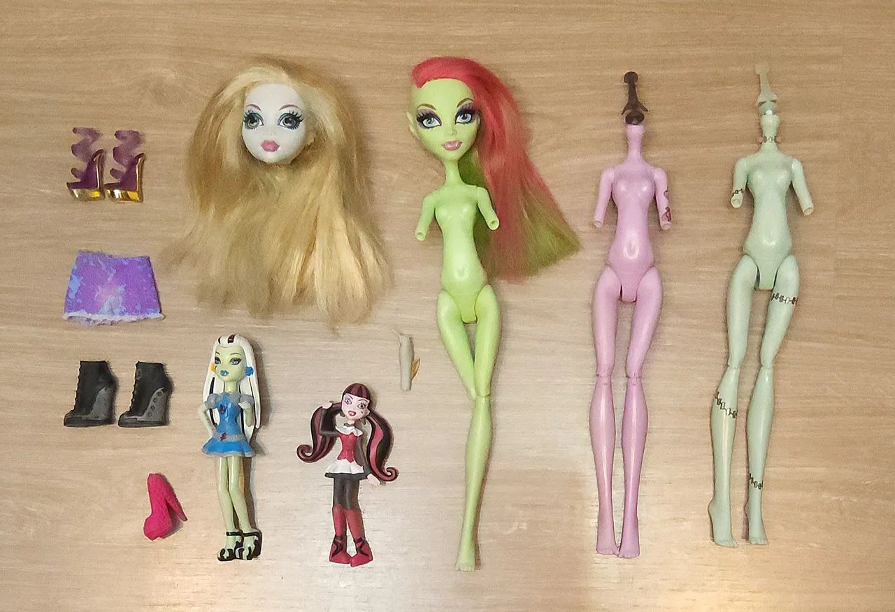 Lote Bonecas Monster High - Diversas Peças com avarias 