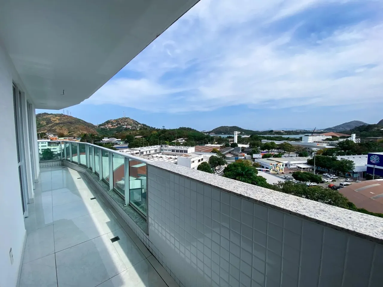 Apartamento com 3 dormitórios com suíte, 2 vagas soltas em Bento Ferreira