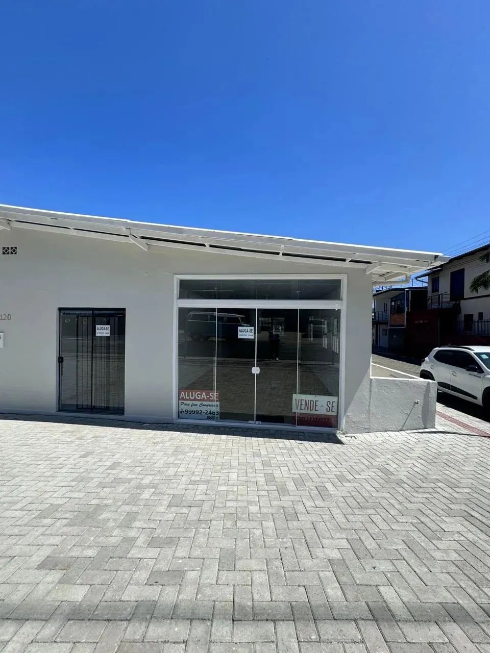 Duas salas comerciais para locação R$2.200,00 no centro de Penha - Foto 2