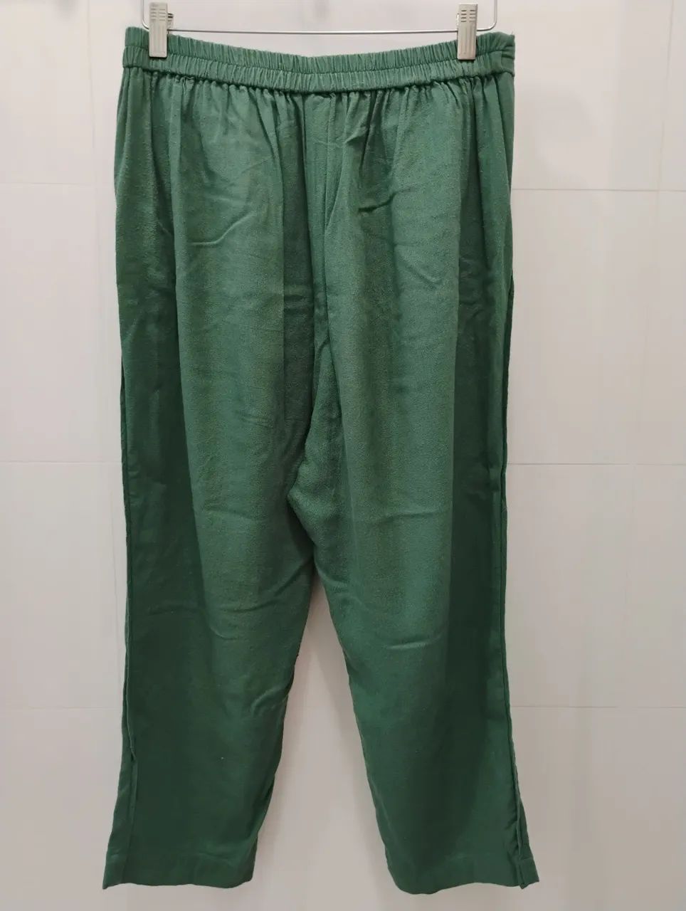 Calça Pantacourt verde bandeira - Foto 2
