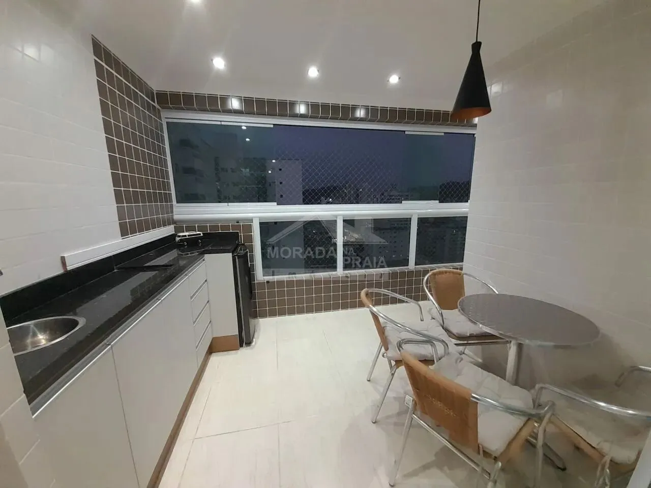 Apartamento no CANTO DO FORTE, 2 Dormitórios, 1 Suíte, Confira na Imobiliária em Praia Gra