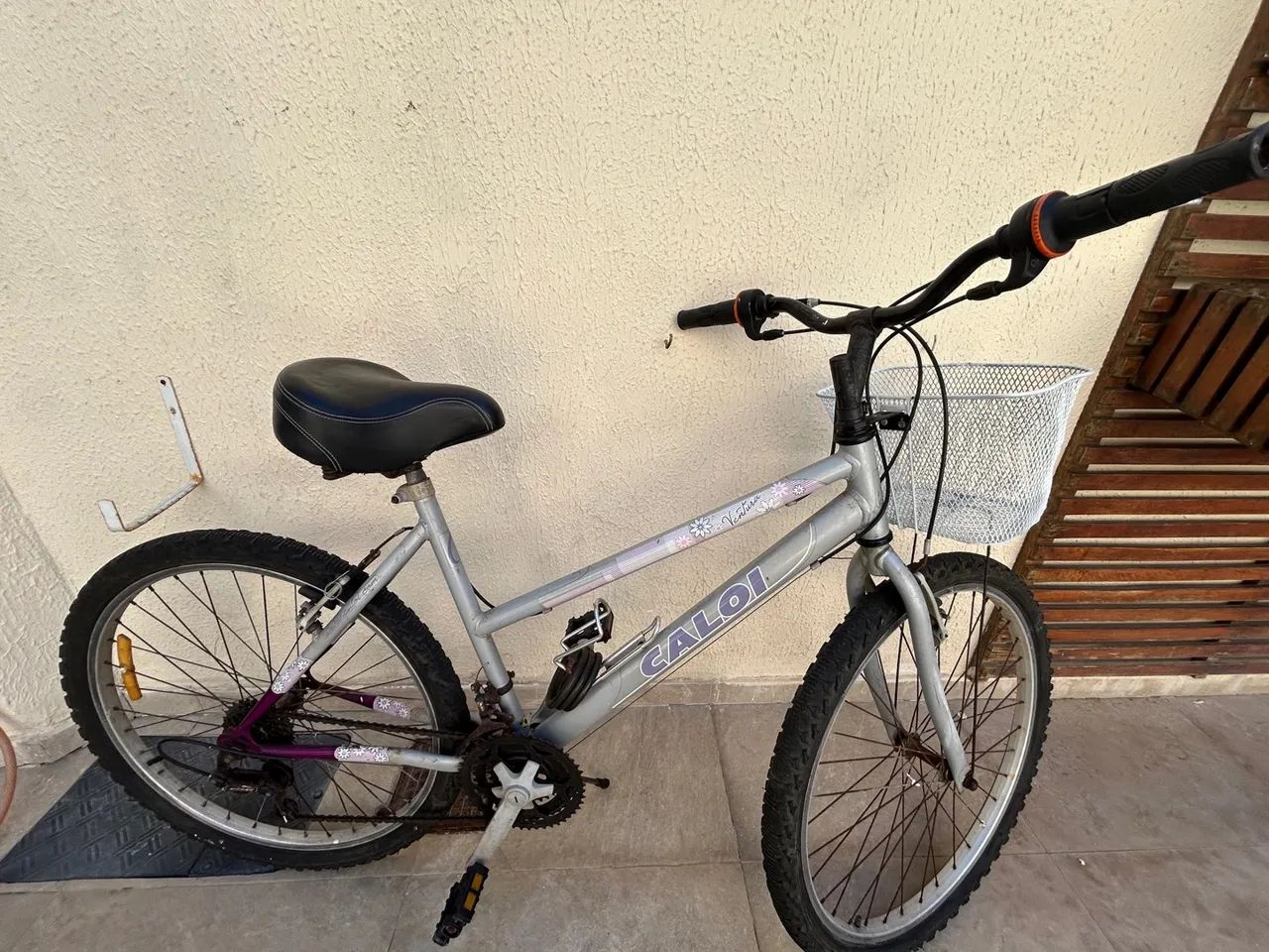 Bicicleta Caloi Ventura Aro 26 com Cestinha
