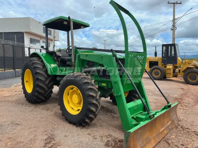 John Deere 6125E 2019 4x4 com Lâmina Hidráulica - 3.100 h - Foto 6