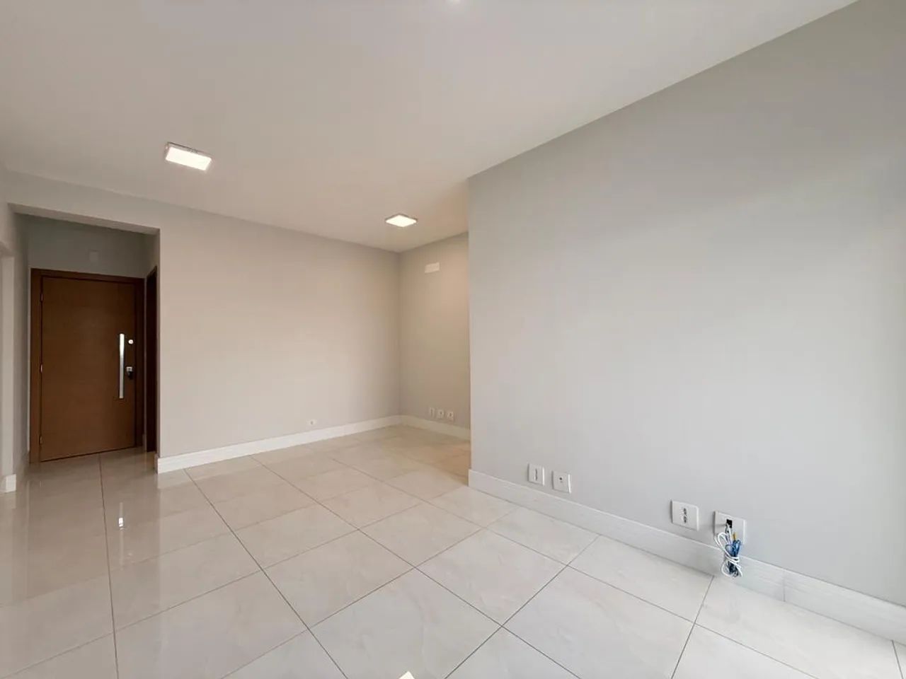 Apartamento para alugar em Maringá, Zona 07, com 3 quartos, com 81.16 m², Palácio Real - Foto 2