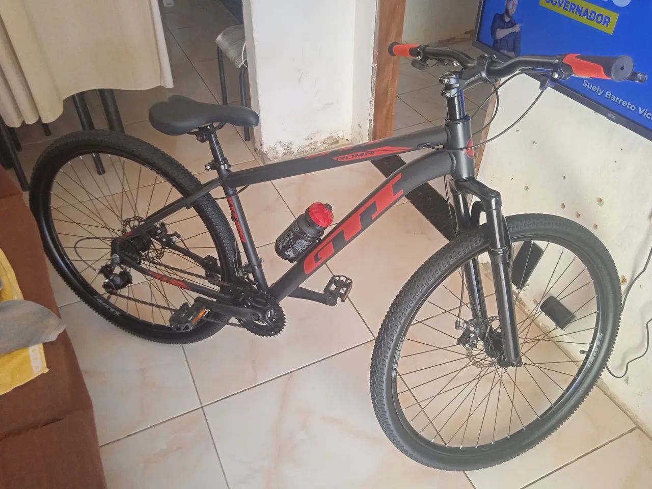 Bicicleta nova. Só usada 2 vezes