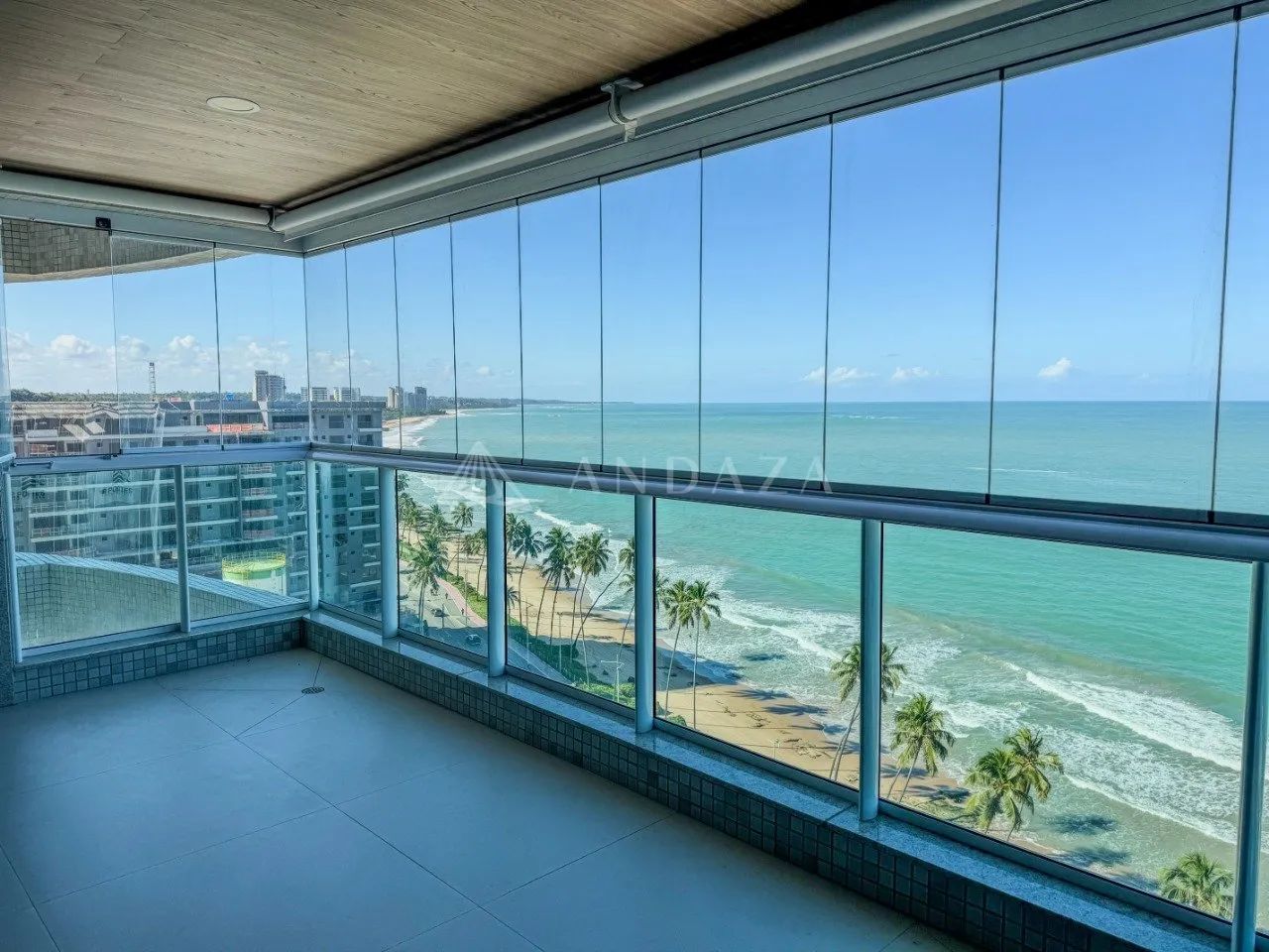 Exclusividade à beira-mar! 3 suítes e 255 m² com lazer de altíssimo padrão!