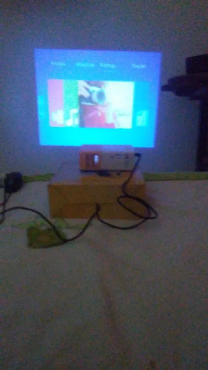 lindo,lindo projetor led portátil 600 lumens (favor ler o anúncio ) - Foto 6