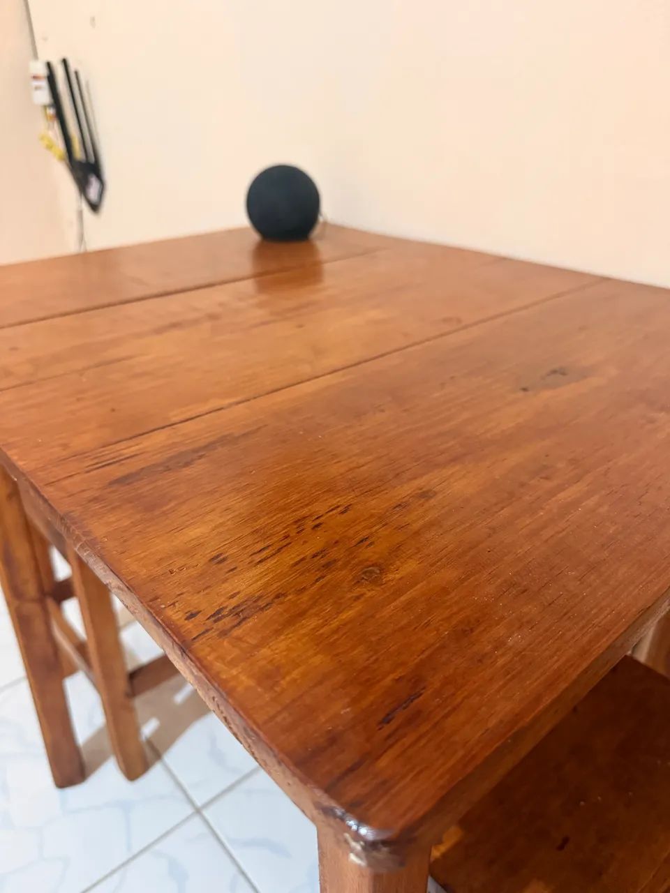 Mesa de madeira com bancos - Foto 2