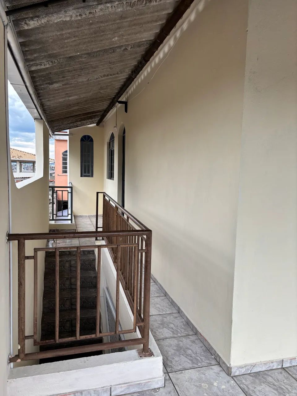 Excelente casa de 2 quartos com garagem em ambiente familiar e tranquilo - Foto 5