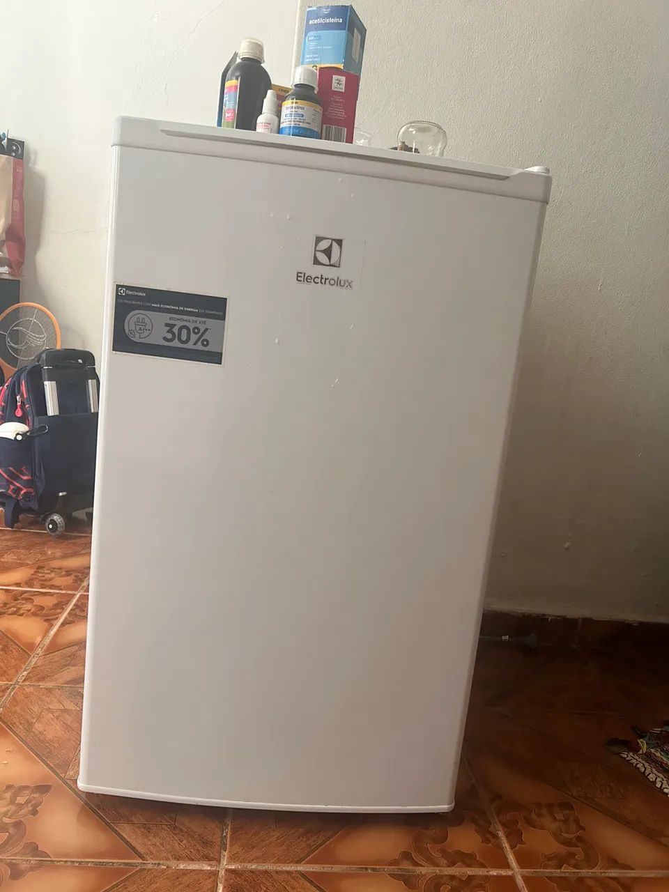 VENDE-SE FRIGOBAR ELECTROLUX 122 LITROS   - Foto 5