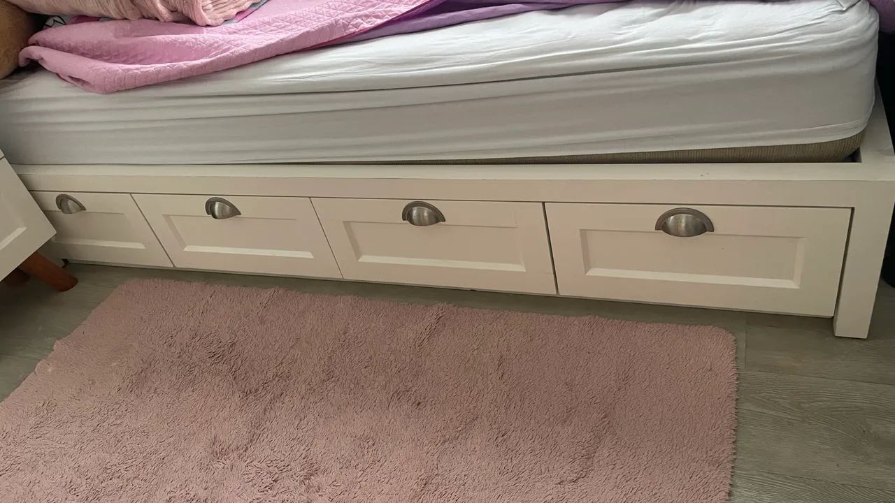 Base de cama de solteiro