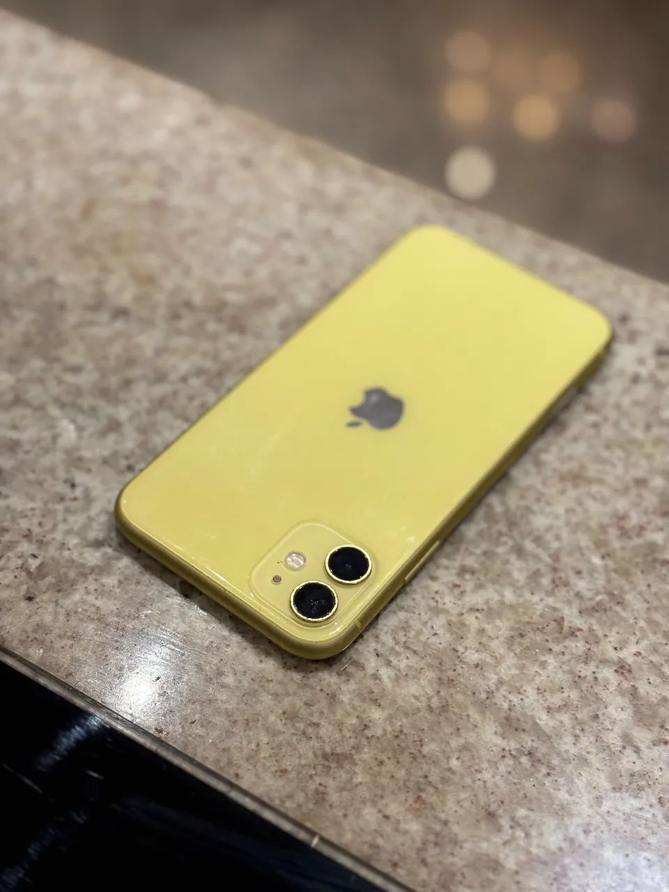 iPhone 11 64gb amarelo oportunidade - Celulares e Smartphones