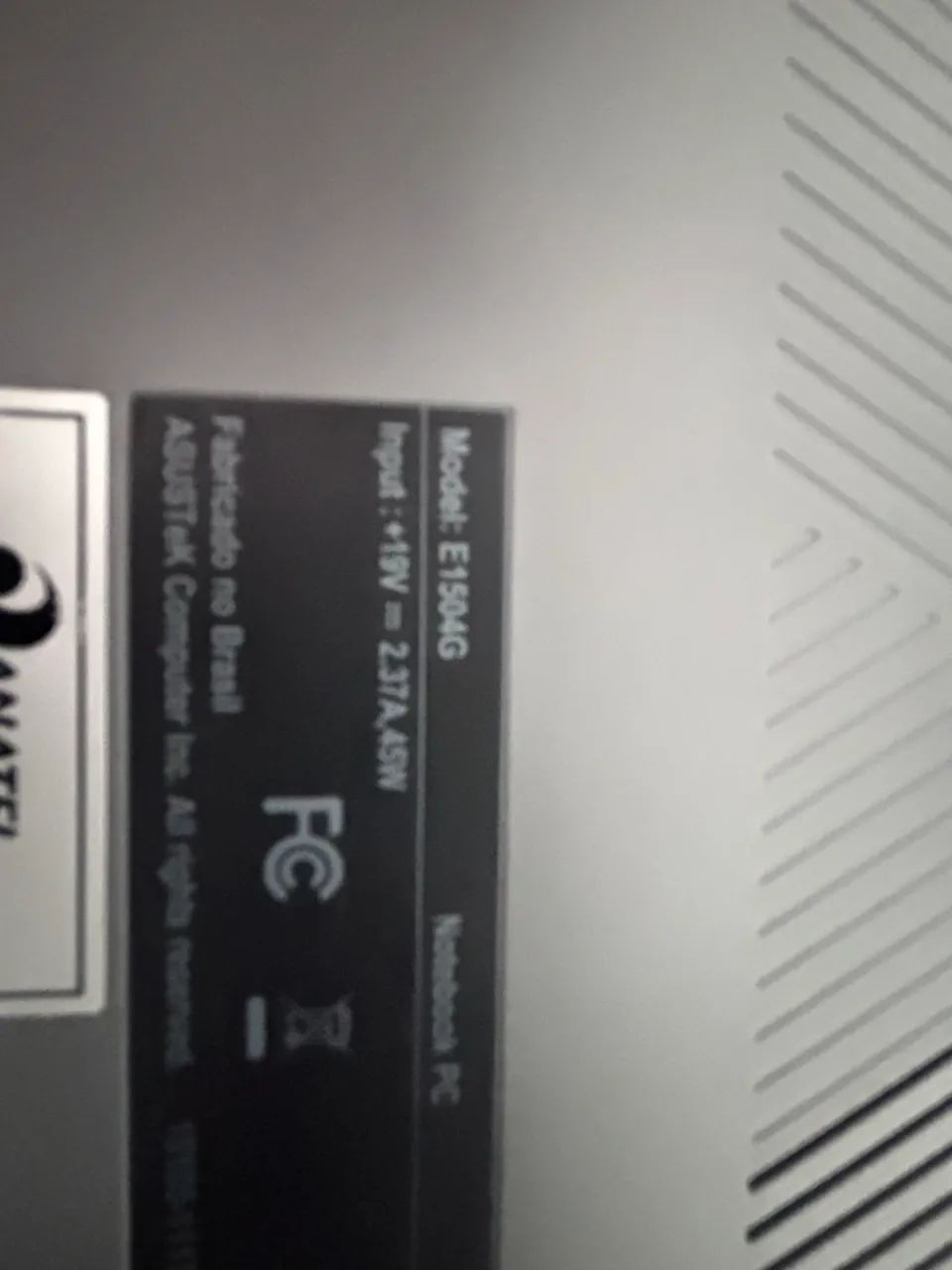 Notebook Asus Vivobook modelo E1504G 