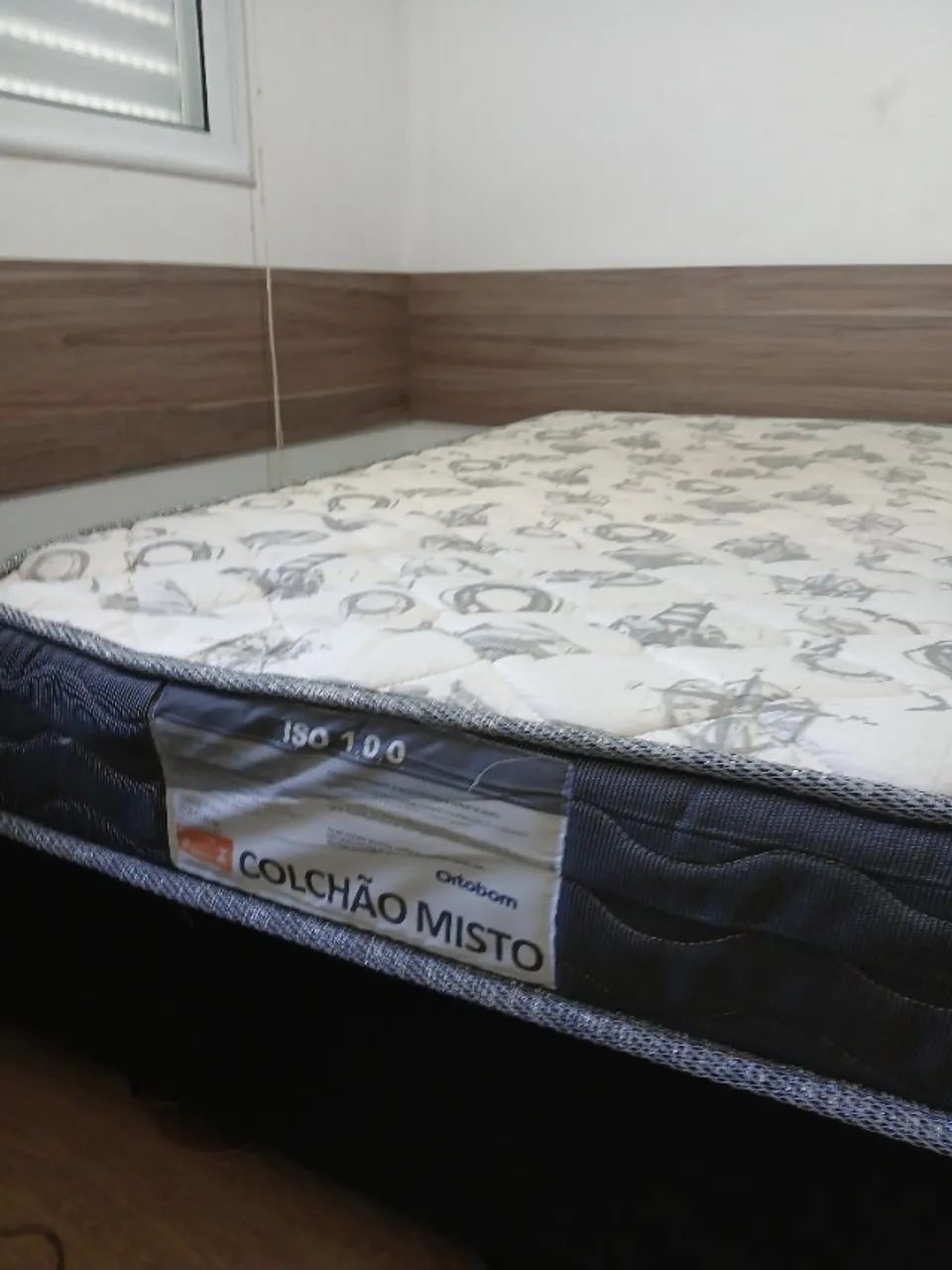 Cama de casal com colchão em excelente estado, ortobom