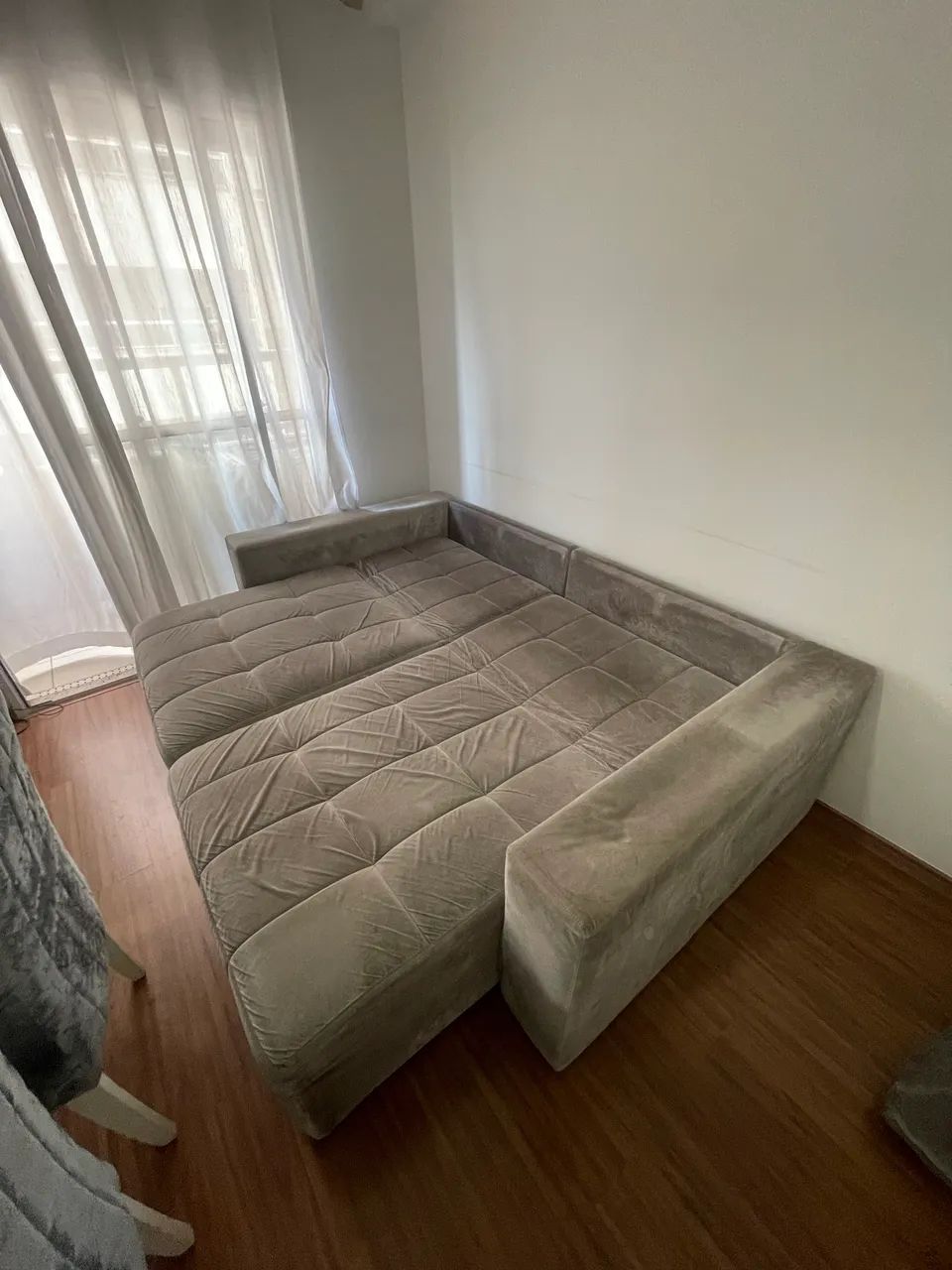 Sofá-Cama 2,30m Bege/Cinza Claro - Confortável e Espaçoso - Foto 5
