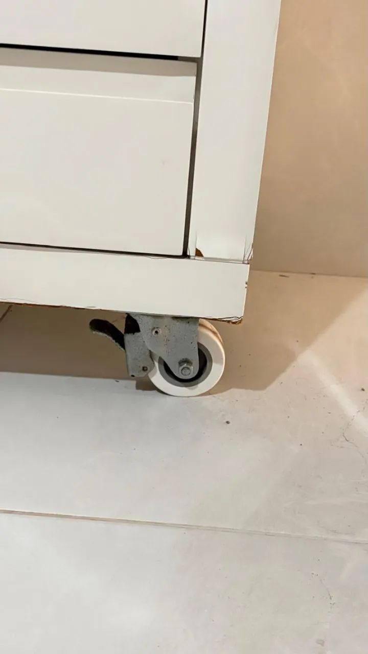 Armário MDF antigo - peça rara, super resistente! - Foto 3