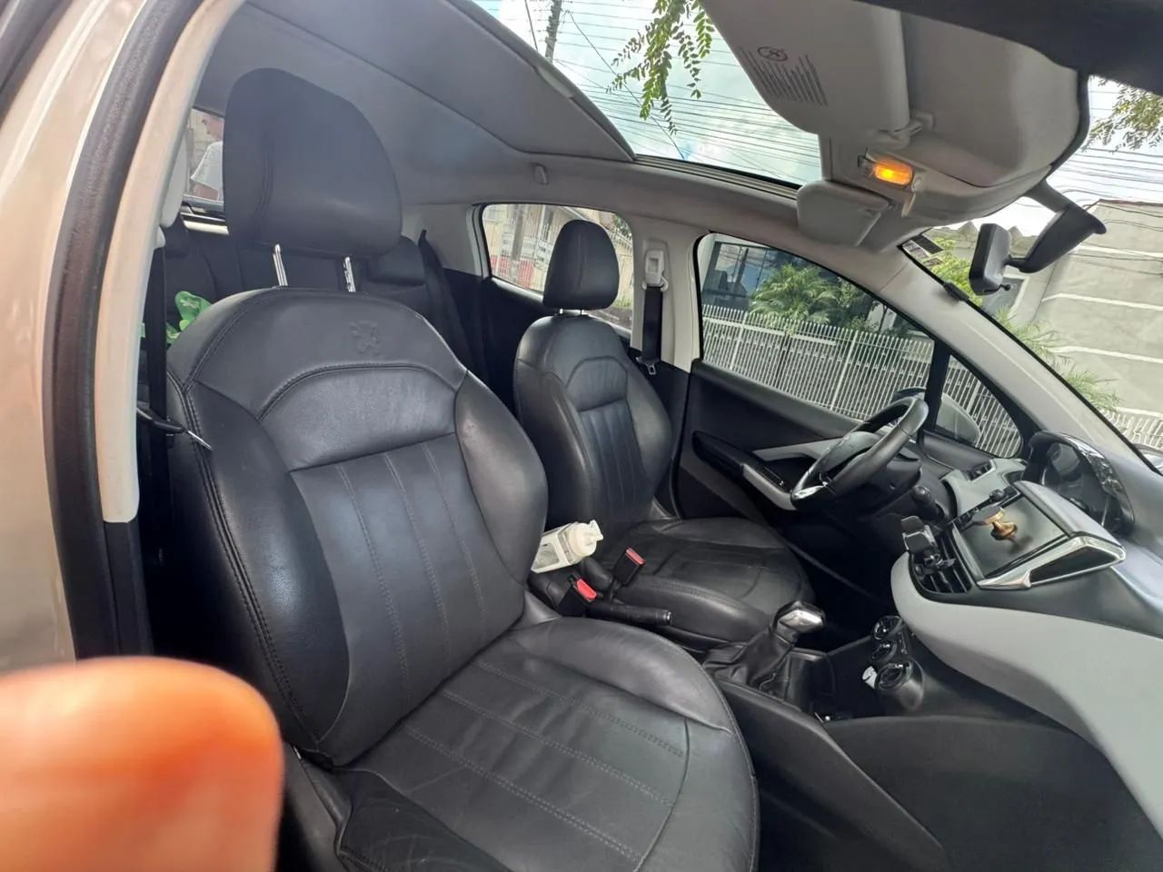 Peugeot 208 Allure 1.5 Flex 8V 5P 2014 - Foto 4