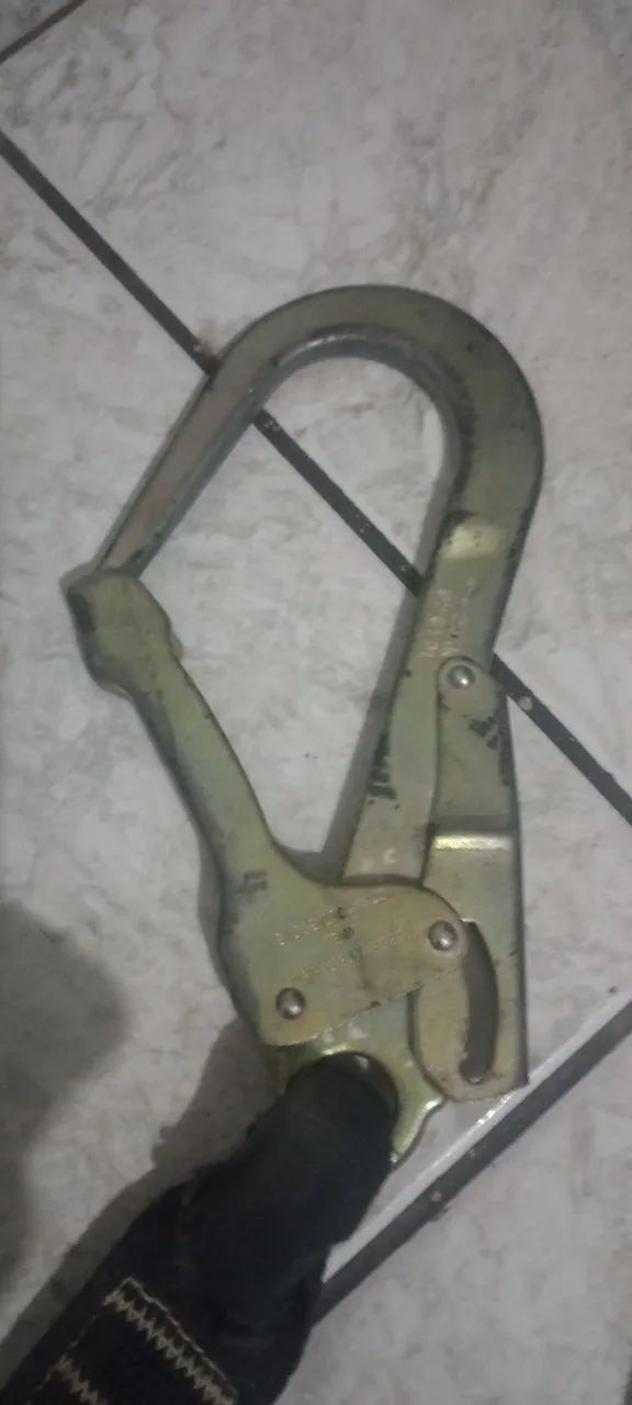 Trava quedas semi novo $ 100 - Foto 3