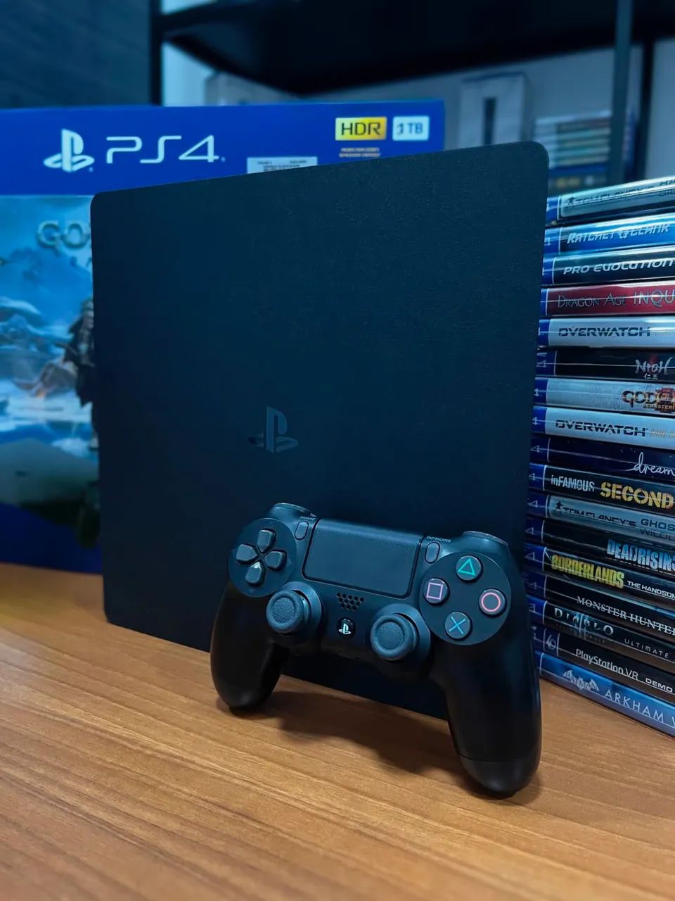 PS4 slim com 2 controles, caixa e jogos em excelente estado!  - Foto 4