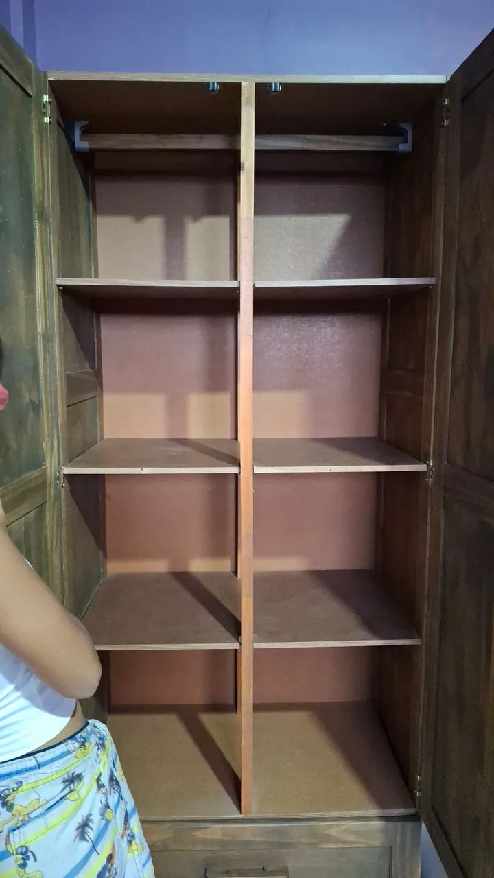 Guarda roupa de solteiro