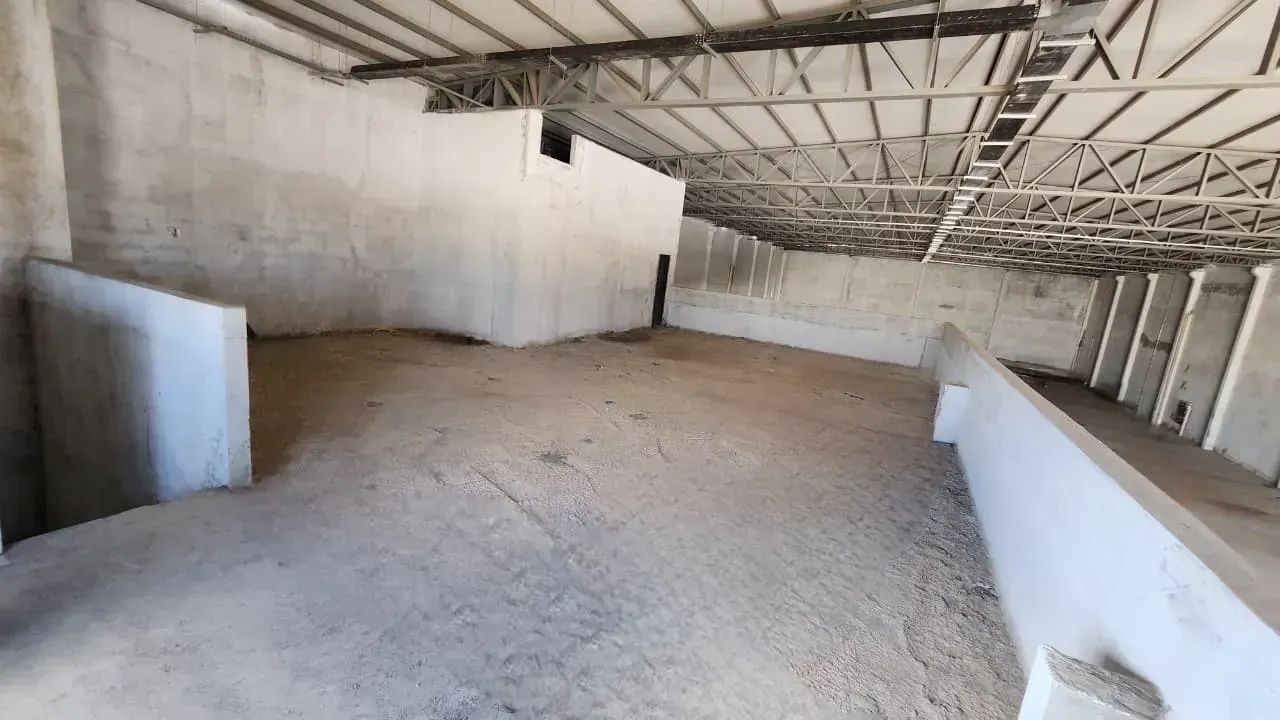 Alugo galão / barracão comercial com aprox. 1.238m² - pé direito 9 metros - Cuiabá - MT - Foto 5