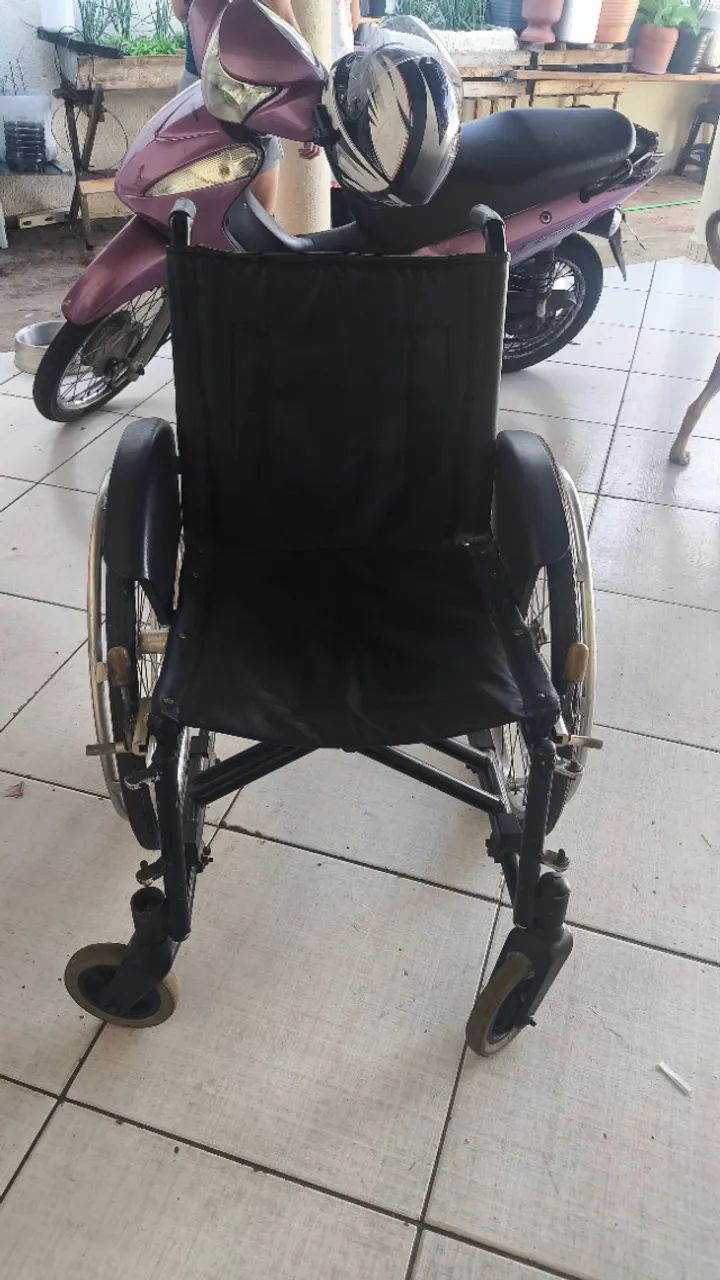 Doação de cadeira de rodas  - Foto 3
