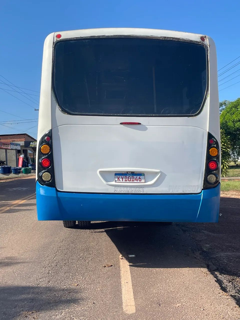 ÔNIBUS COM AR CONDICIONADO 