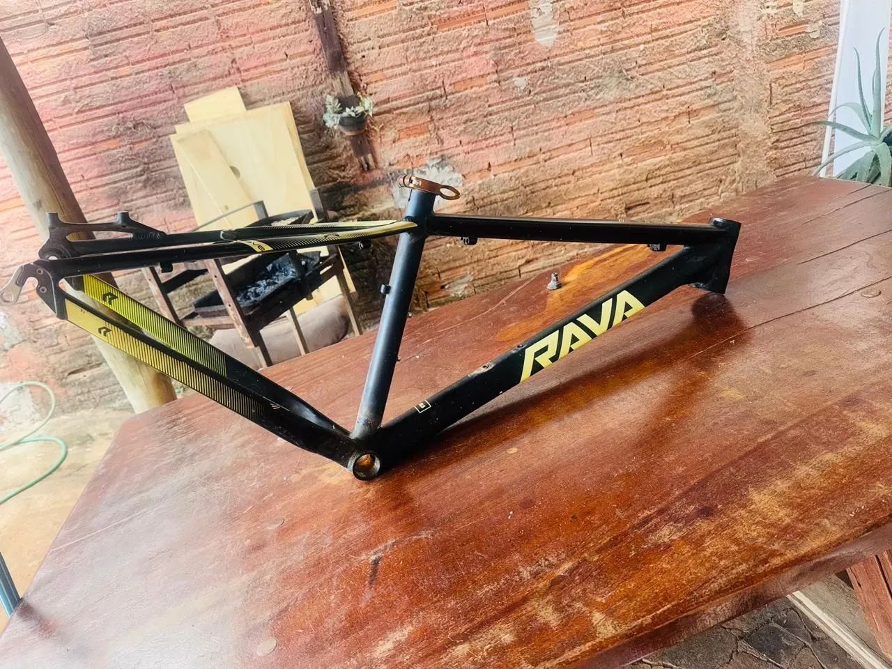 Quadro de bicicleta semi nova - Foto 5