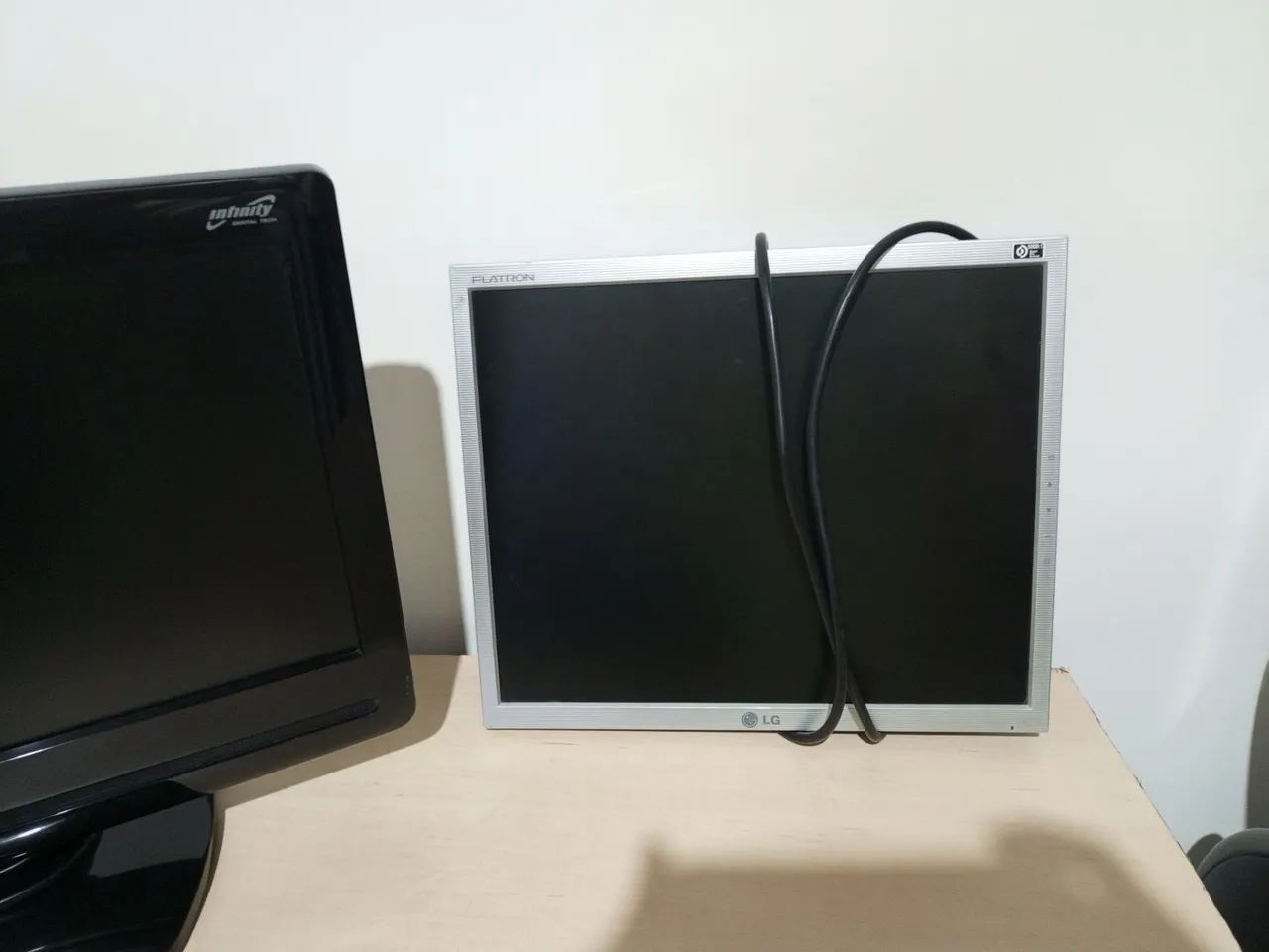 Vende monitores em bom estado  - Foto 2