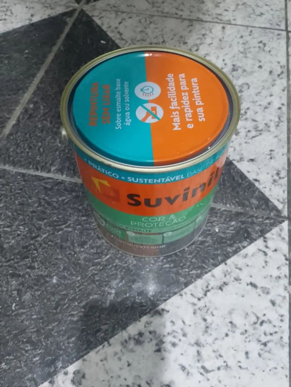 Tinta esmalte sintético a base d'água 