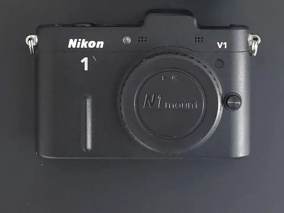 Nikon v1
