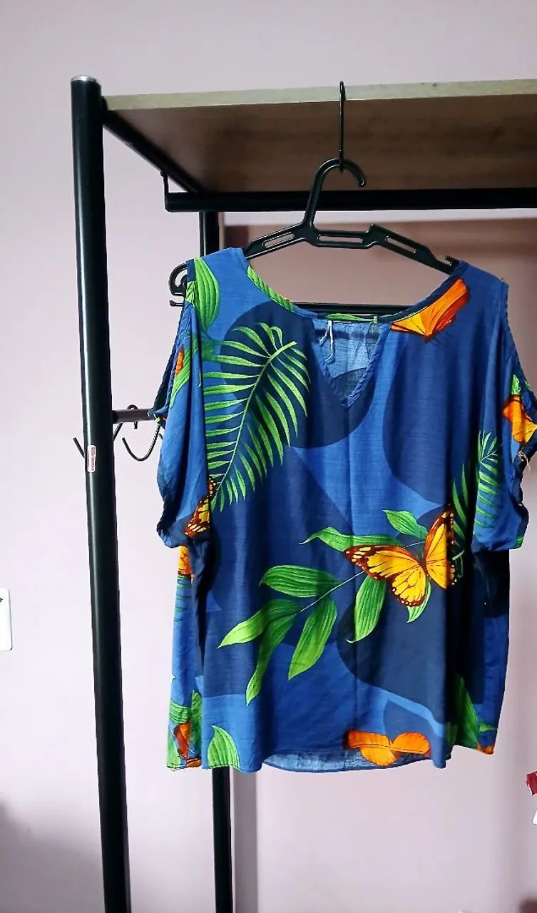 Blusa azul borboleta 